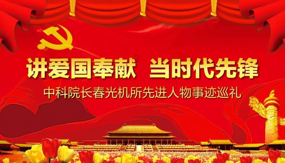 白色条纹衬衫搭配豹纹包臀裙，穿着洋气又温婉大方，这样穿搭你喜欢吗？游戏画面