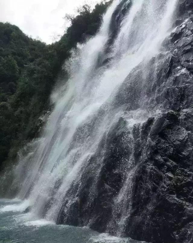 汽车侧窗刚贴完太阳膜，可以升降车窗吗？游戏画面